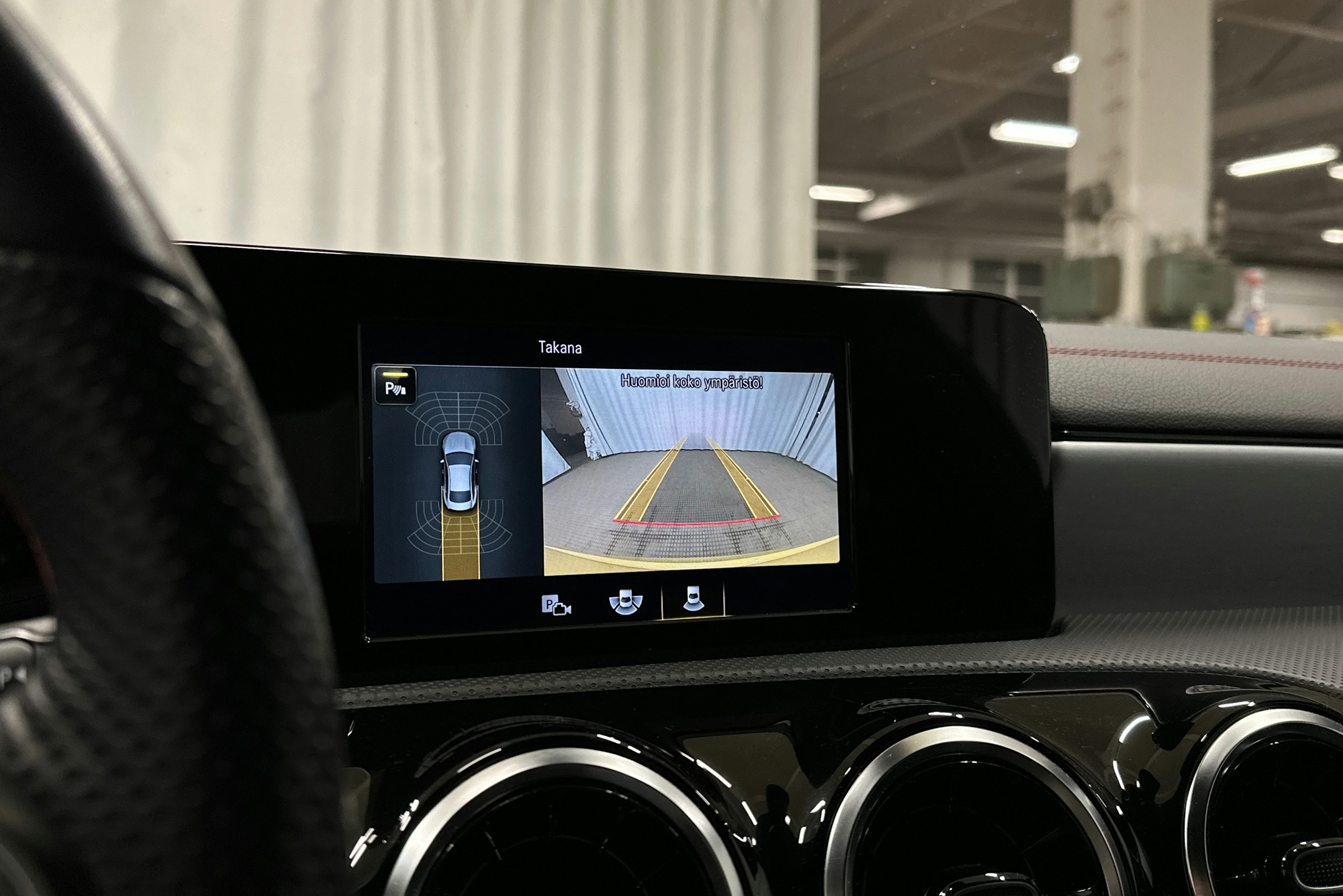 keltainen Mercedes-Benz CLA 2021 kuva 17.