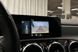 keltainen Mercedes-Benz CLA 2021 kuva 17.