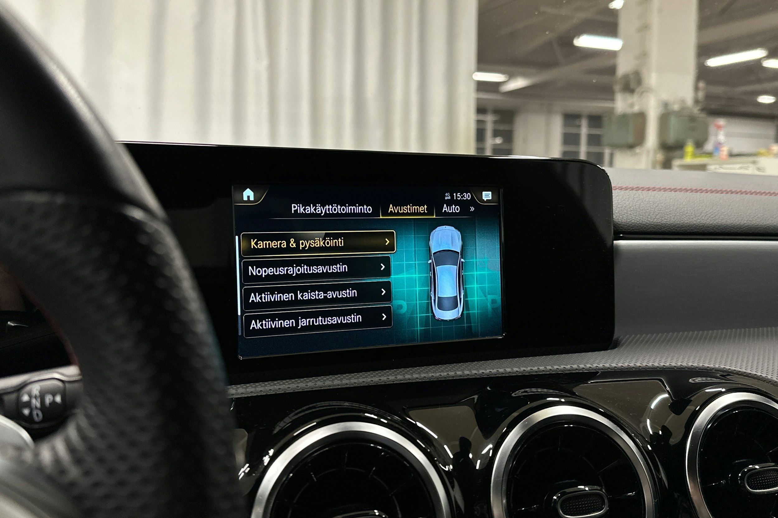 keltainen Mercedes-Benz CLA 2021 kuva 20.