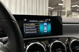 keltainen Mercedes-Benz CLA 2021 kuva 20.