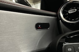 keltainen Mercedes-Benz CLA 2021 kuva 23.