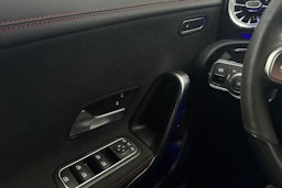 musta Mercedes-Benz CLA 2021 kuva 15.