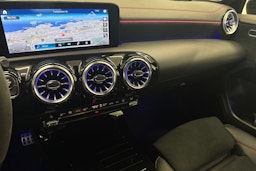 musta Mercedes-Benz CLA 2021 kuva 16.