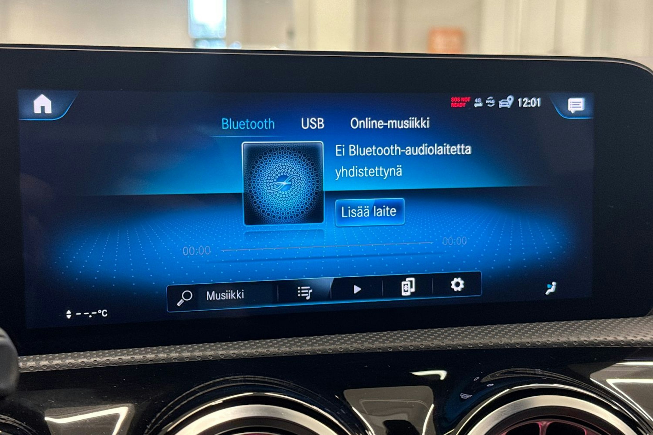 musta Mercedes-Benz CLA 2021 kuva 18.