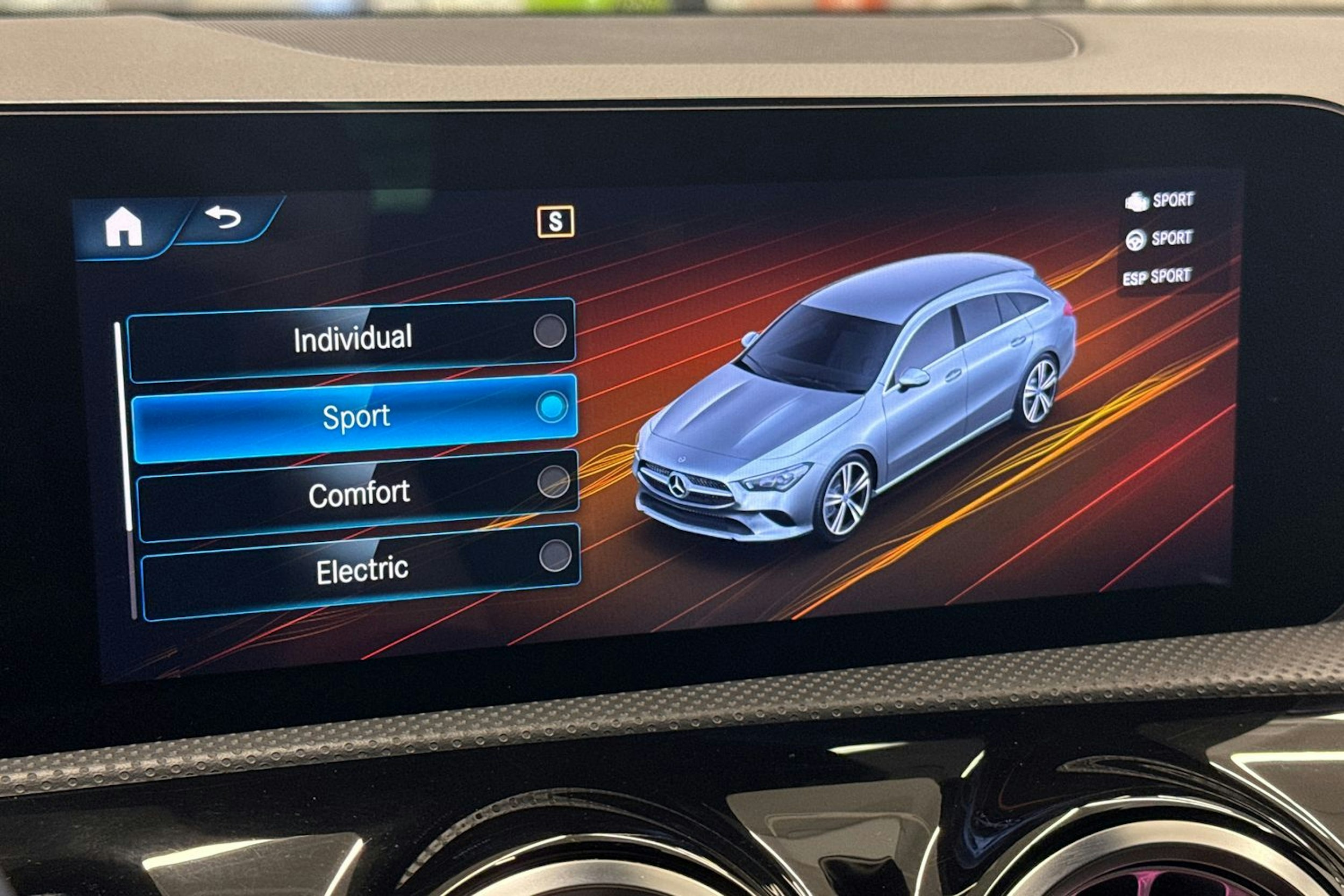musta Mercedes-Benz CLA 2021 kuva 25.
