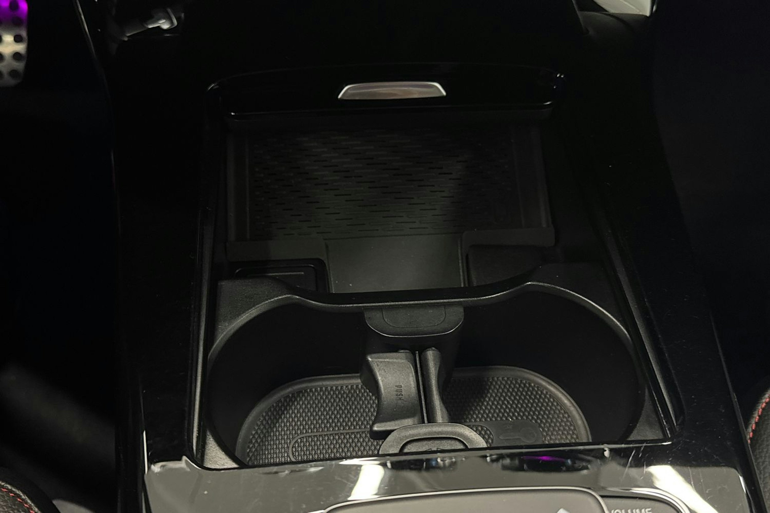musta Mercedes-Benz CLA 2021 kuva 29.