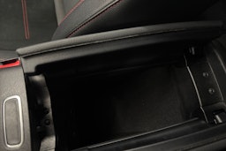 musta Mercedes-Benz CLA 2021 kuva 31.