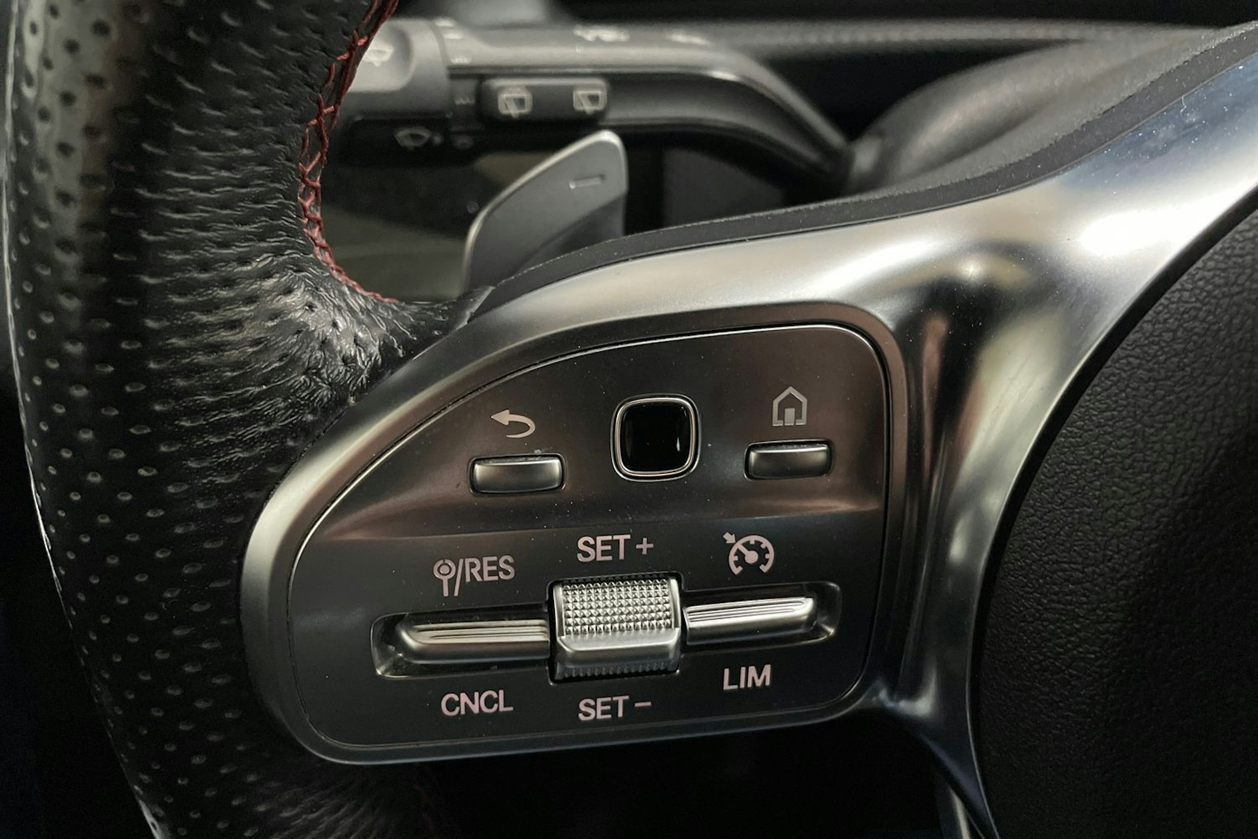 Musta Mercedes-Benz CLA 2021 kuva 22.