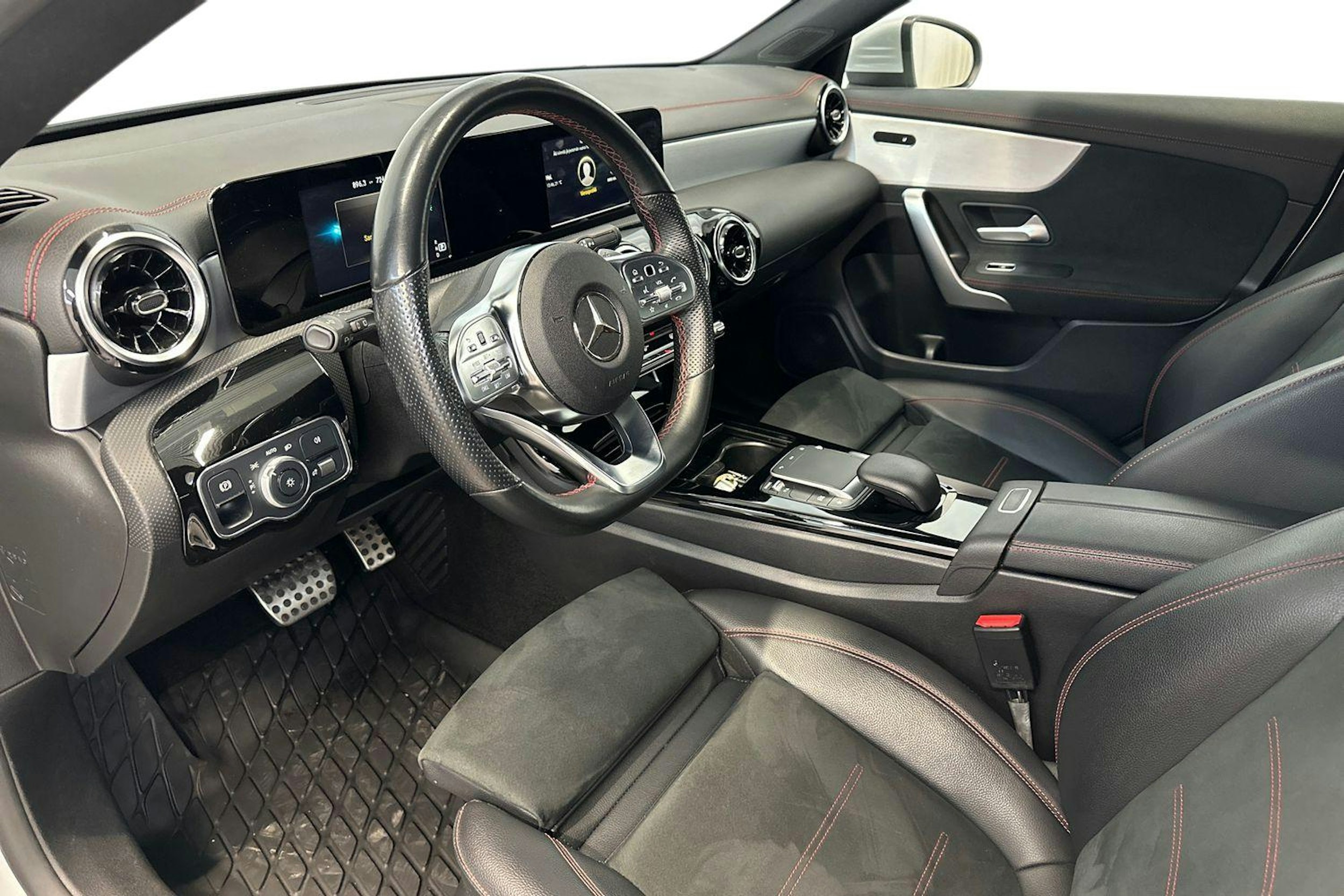 harmaa Mercedes-Benz CLA 2021 kuva 6.