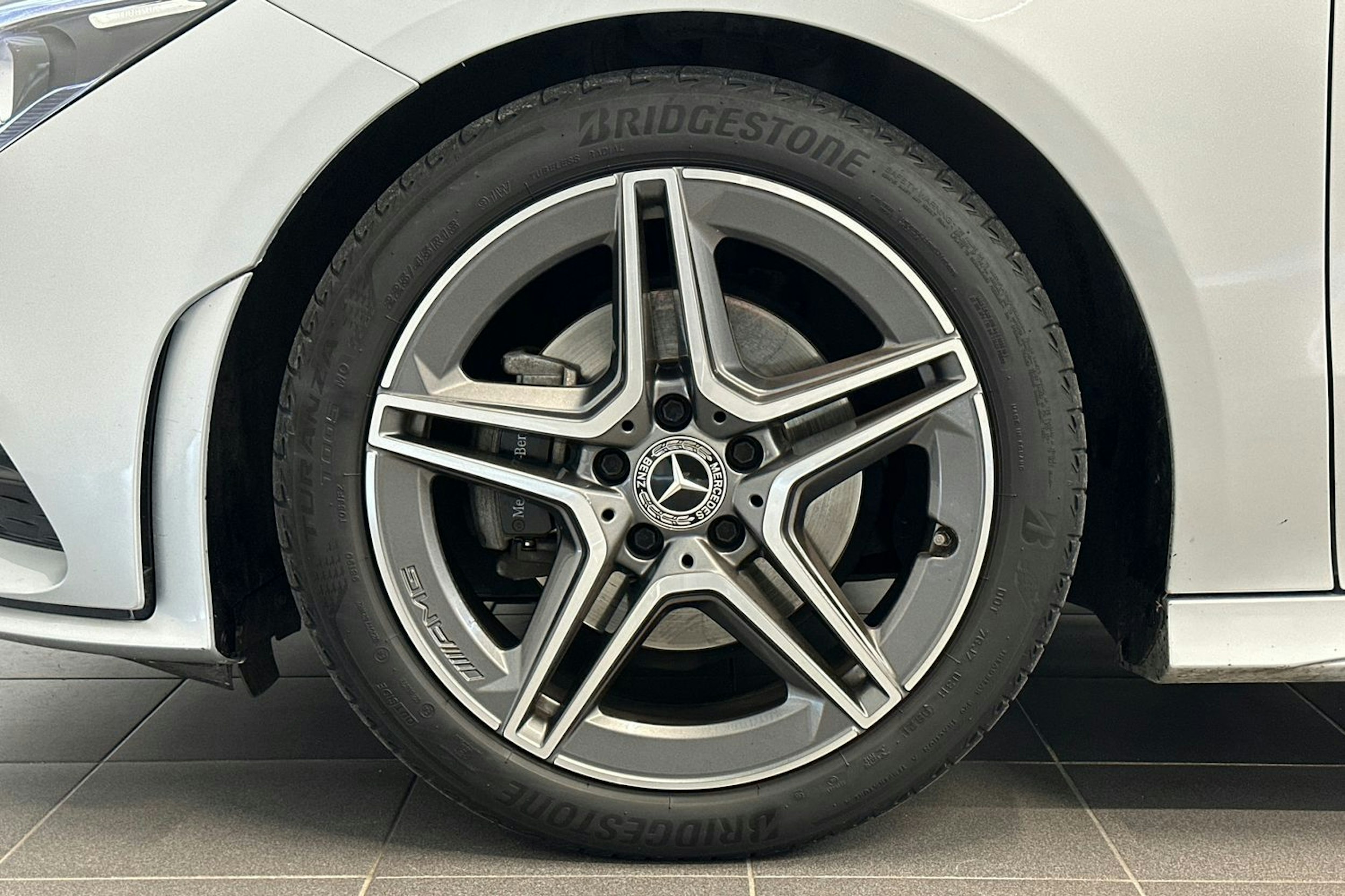 harmaa Mercedes-Benz CLA 2021 kuva 9.