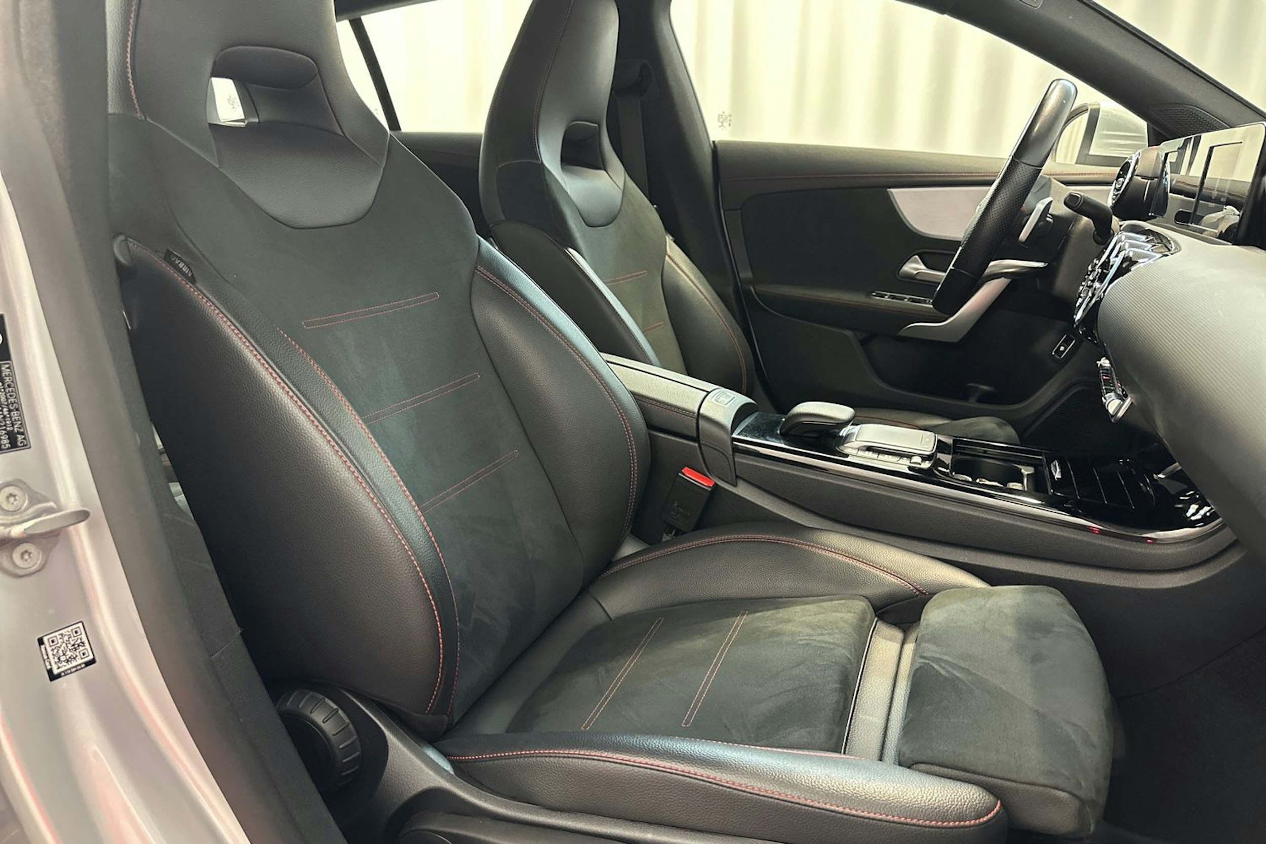 harmaa Mercedes-Benz CLA 2021 kuva 13.