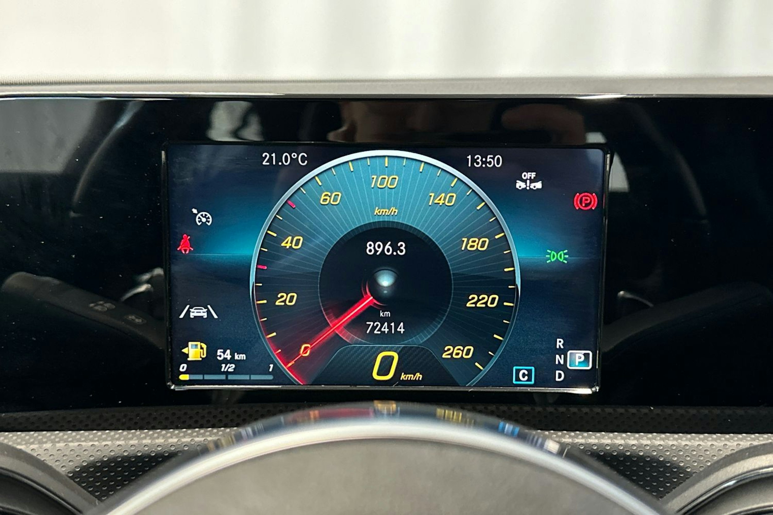 harmaa Mercedes-Benz CLA 2021 kuva 17.