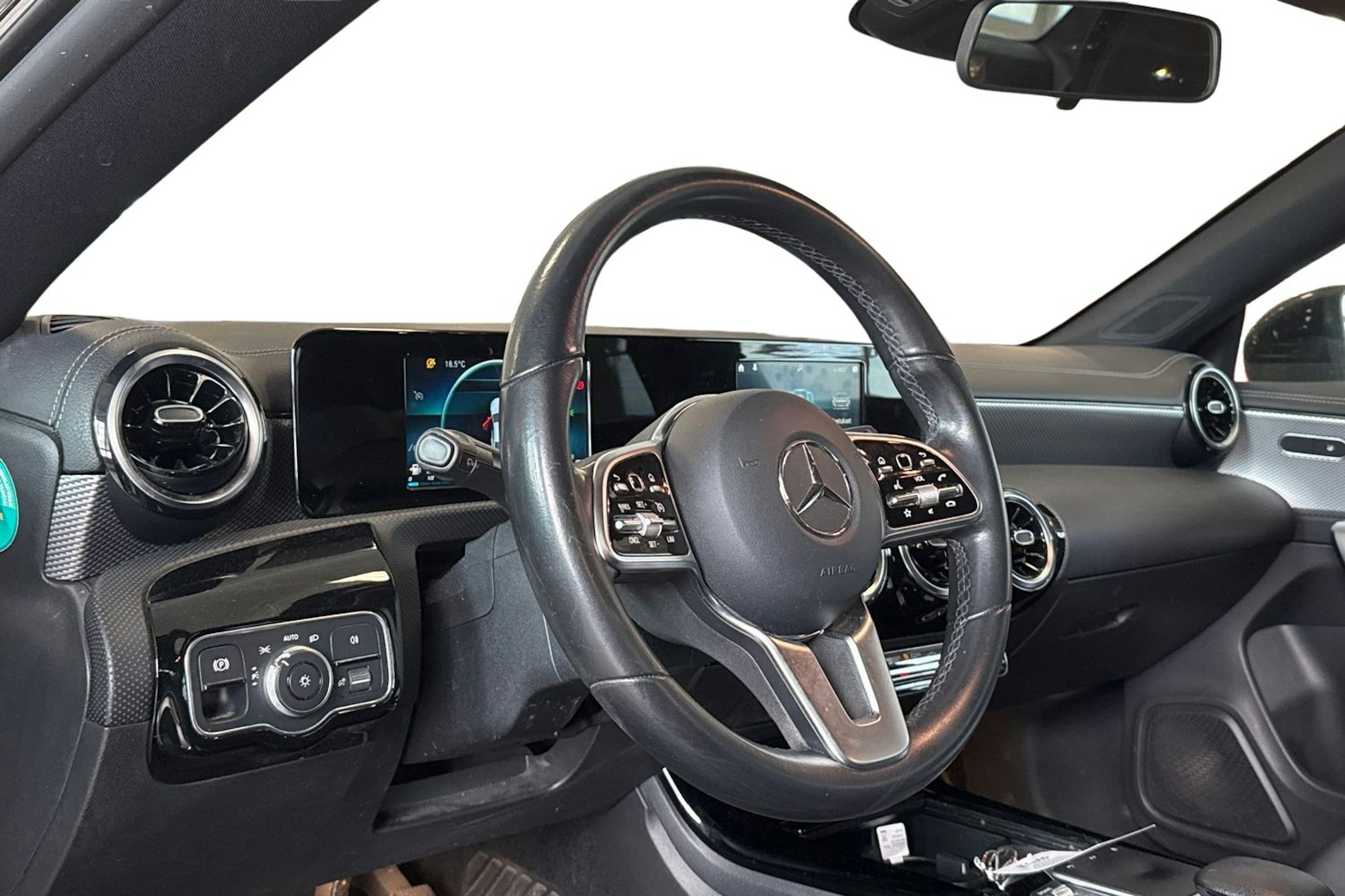 musta Mercedes-Benz CLA 2021 kuva 3.