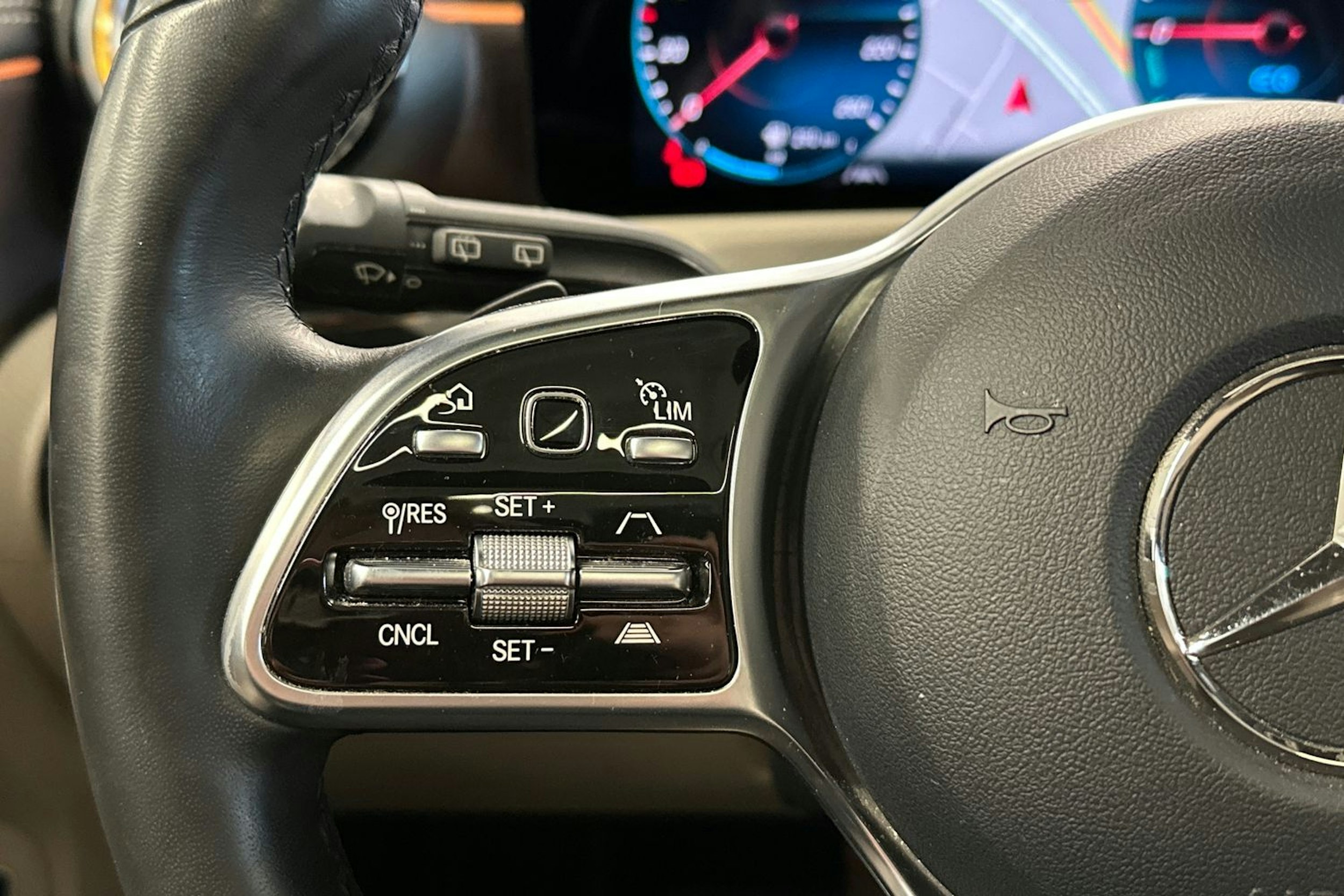 harmaa Mercedes-Benz CLA 2021 kuva 16.
