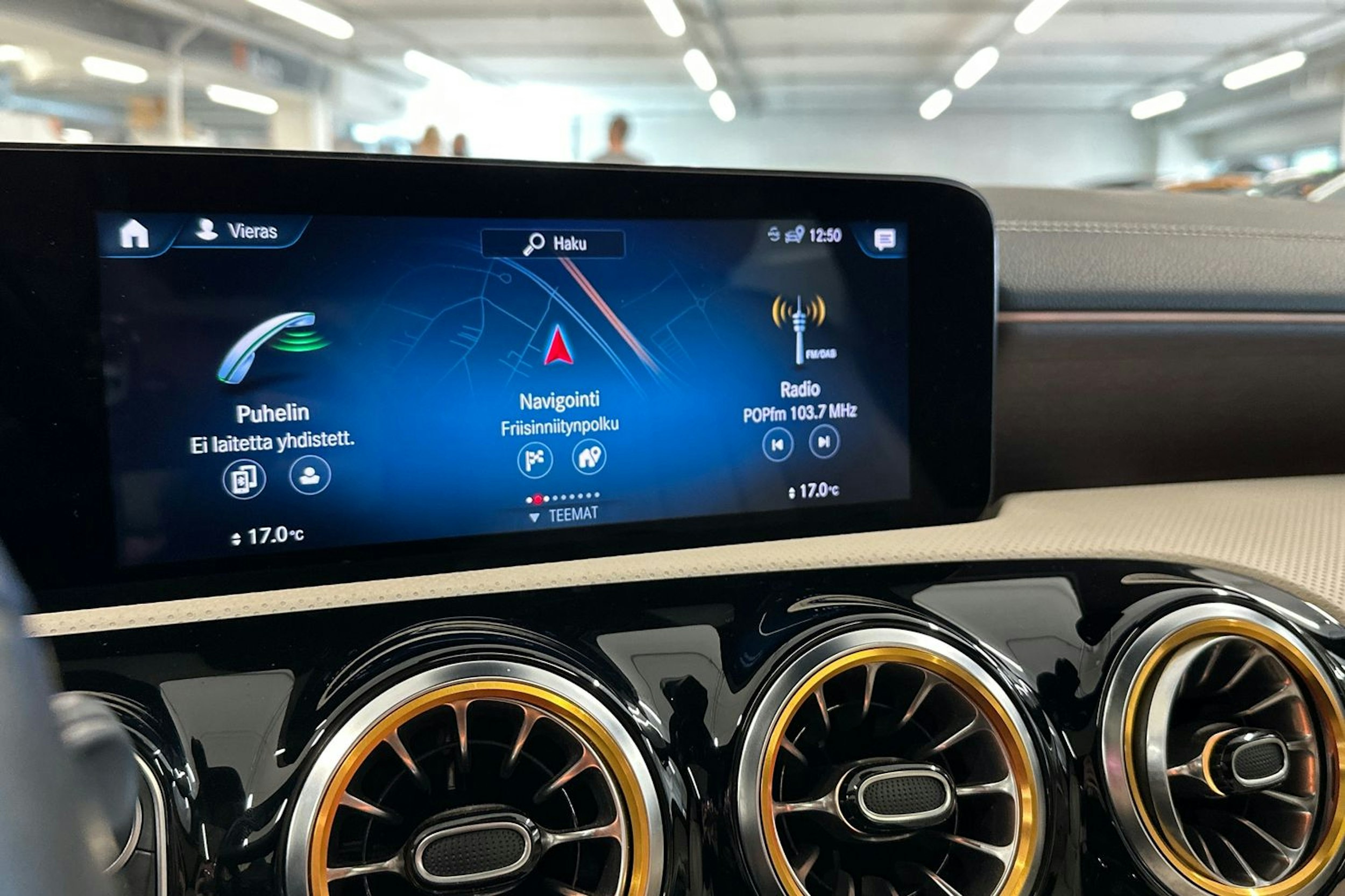 harmaa Mercedes-Benz CLA 2021 kuva 18.