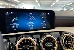 harmaa Mercedes-Benz CLA 2021 kuva 18.