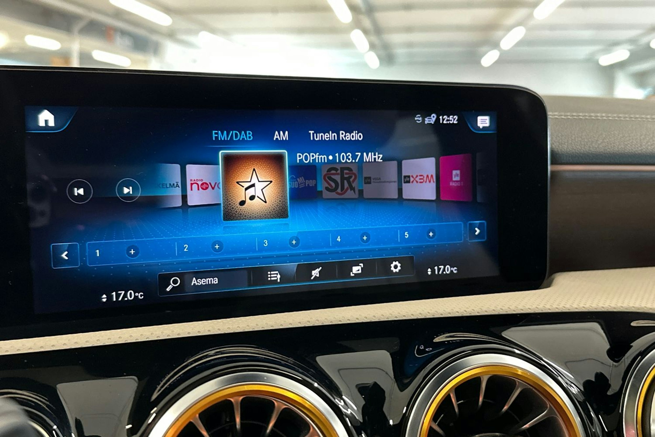 harmaa Mercedes-Benz CLA 2021 kuva 24.