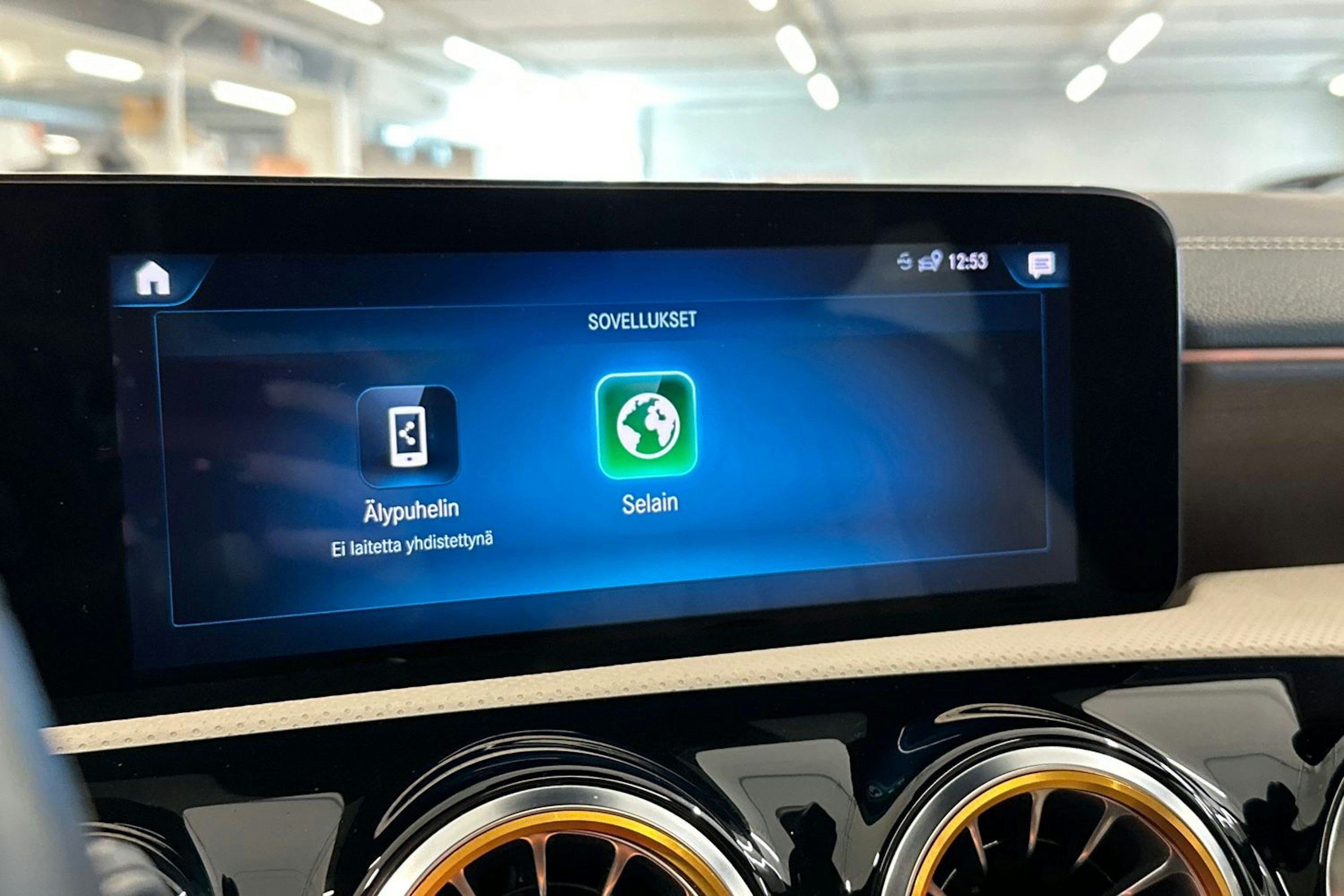 harmaa Mercedes-Benz CLA 2021 kuva 29.