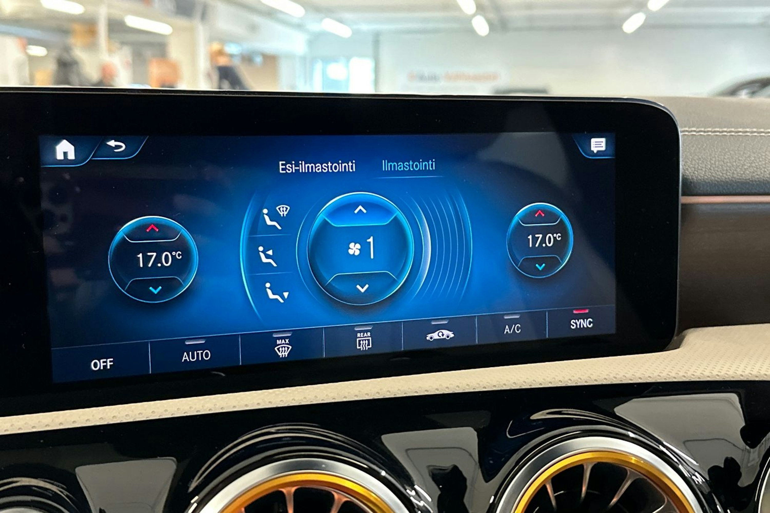 harmaa Mercedes-Benz CLA 2021 kuva 38.