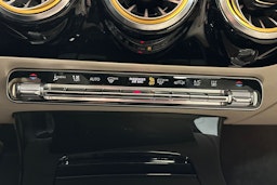 harmaa Mercedes-Benz CLA 2021 kuva 40.