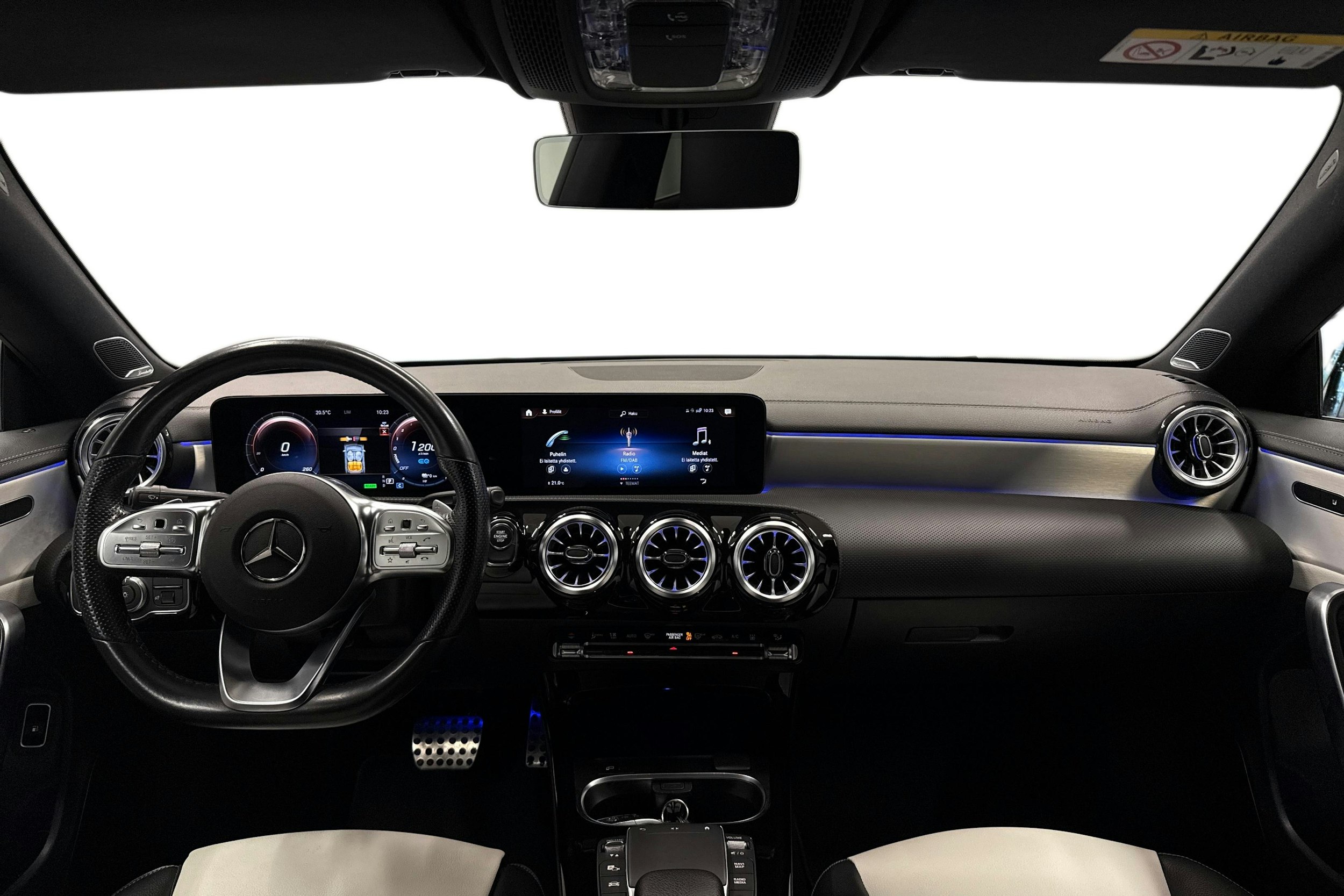 musta Mercedes-Benz CLA 2022 kuva 9.