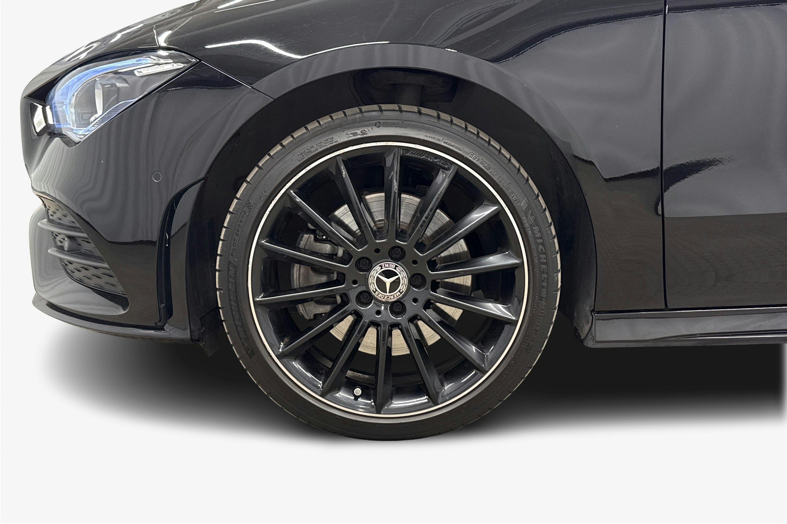 musta Mercedes-Benz CLA 2022 kuva 11.
