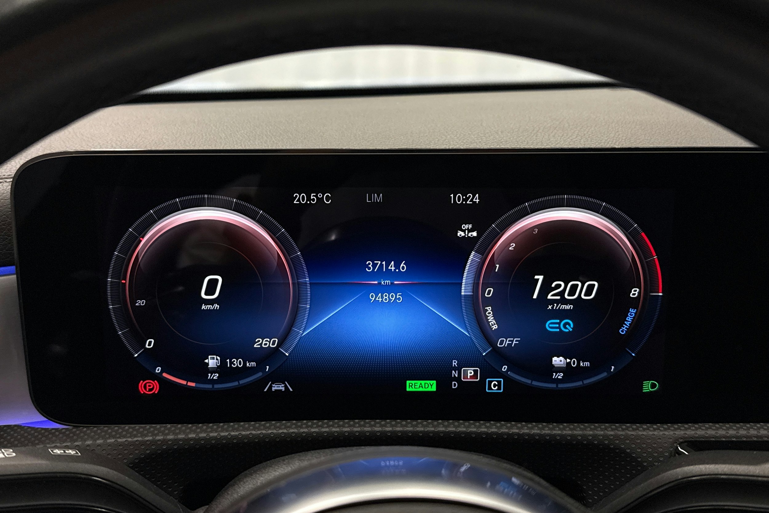 musta Mercedes-Benz CLA 2022 kuva 17.