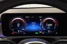 musta Mercedes-Benz CLA 2022 kuva 17.
