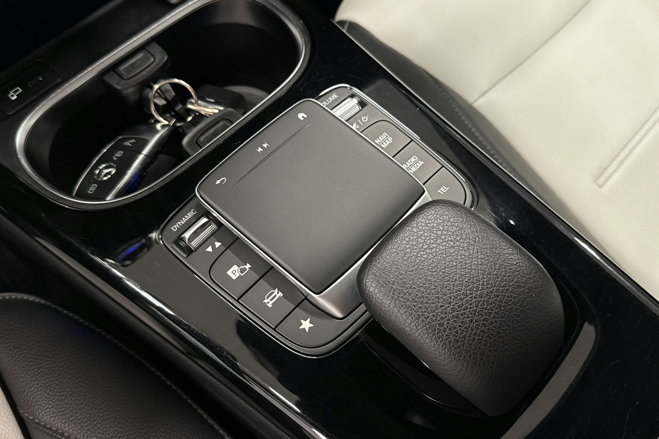 musta Mercedes-Benz CLA 2022 kuva 23.