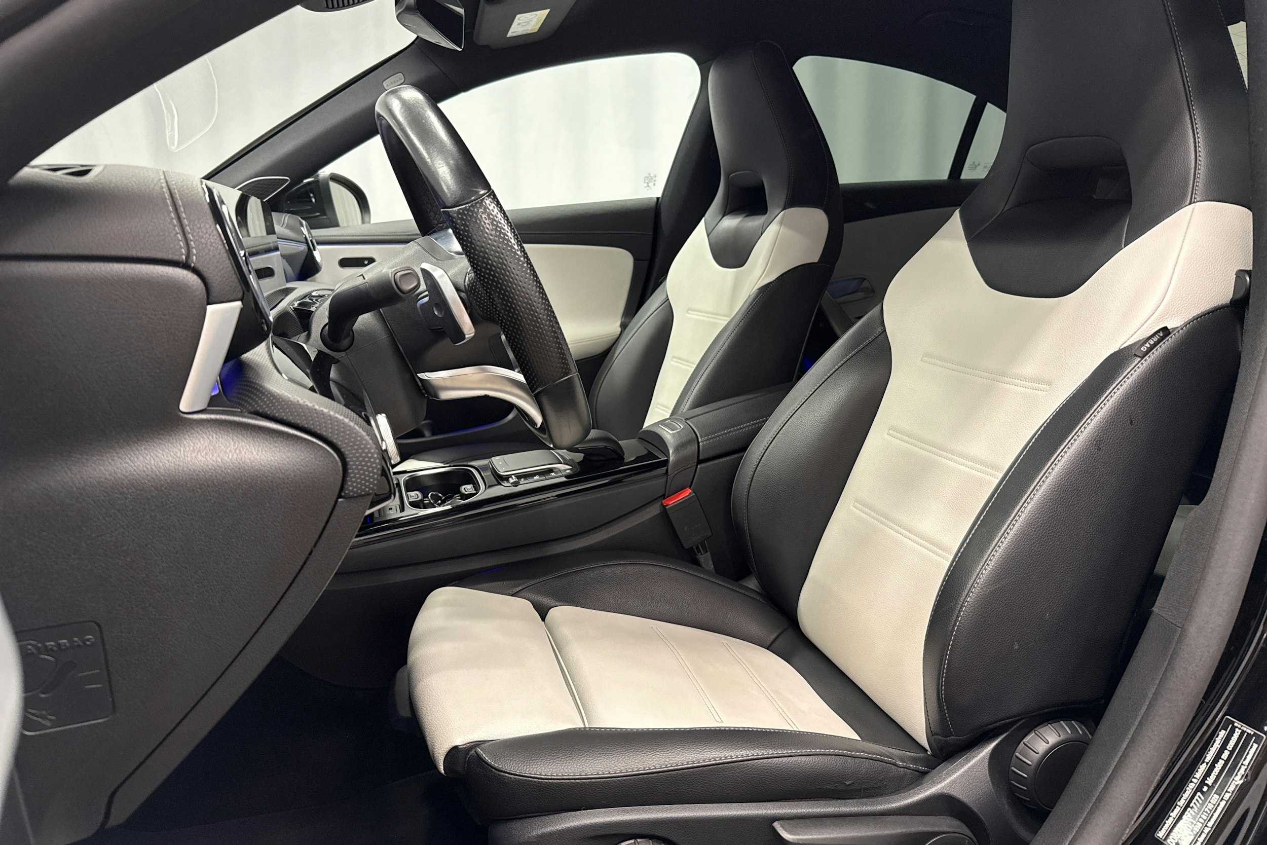 musta Mercedes-Benz CLA 2022 kuva 24.
