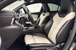 musta Mercedes-Benz CLA 2022 kuva 24.