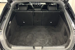 musta Mercedes-Benz CLA 2022 kuva 12.