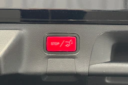 musta Mercedes-Benz CLA 2022 kuva 13.