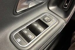 musta Mercedes-Benz CLA 2022 kuva 14.