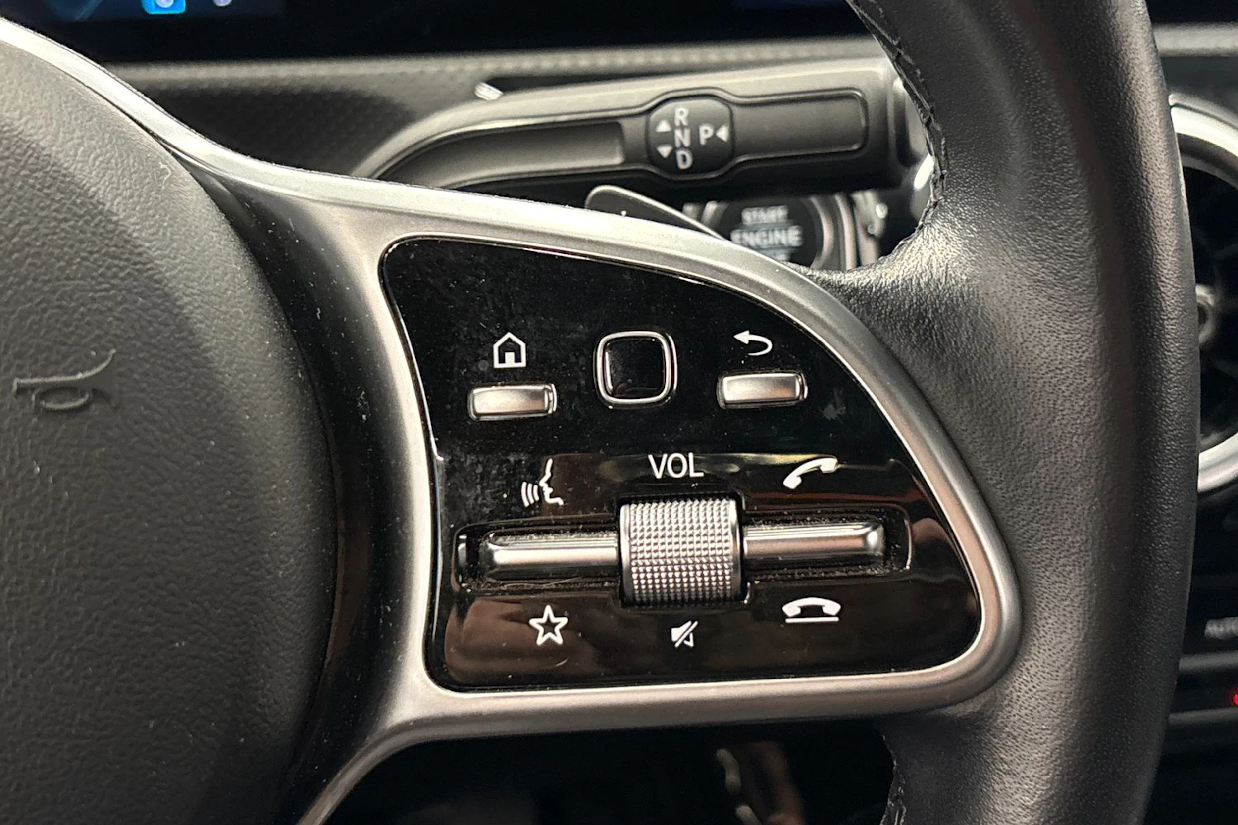 musta Mercedes-Benz CLA 2022 kuva 17.