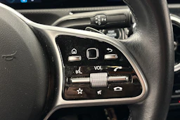 musta Mercedes-Benz CLA 2022 kuva 17.