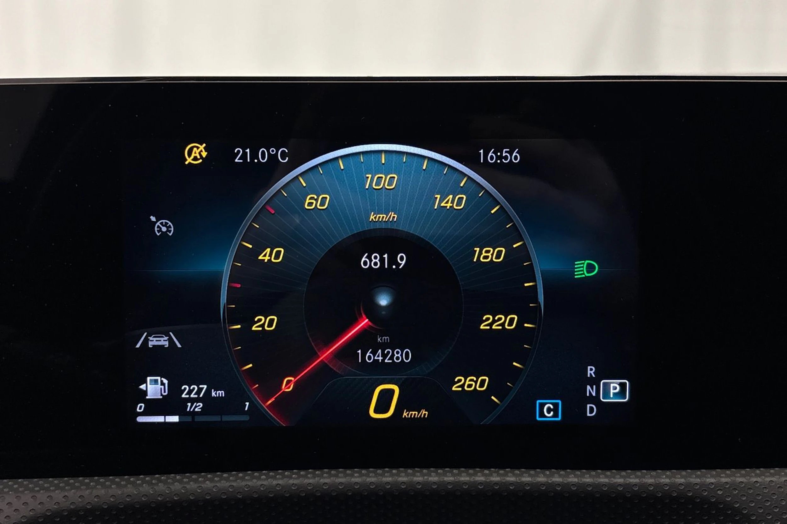 musta Mercedes-Benz CLA 2022 kuva 18.