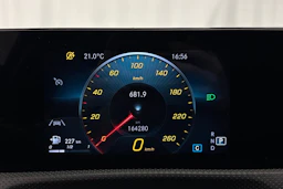 musta Mercedes-Benz CLA 2022 kuva 18.