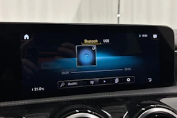 musta Mercedes-Benz CLA 2022 kuva 19.