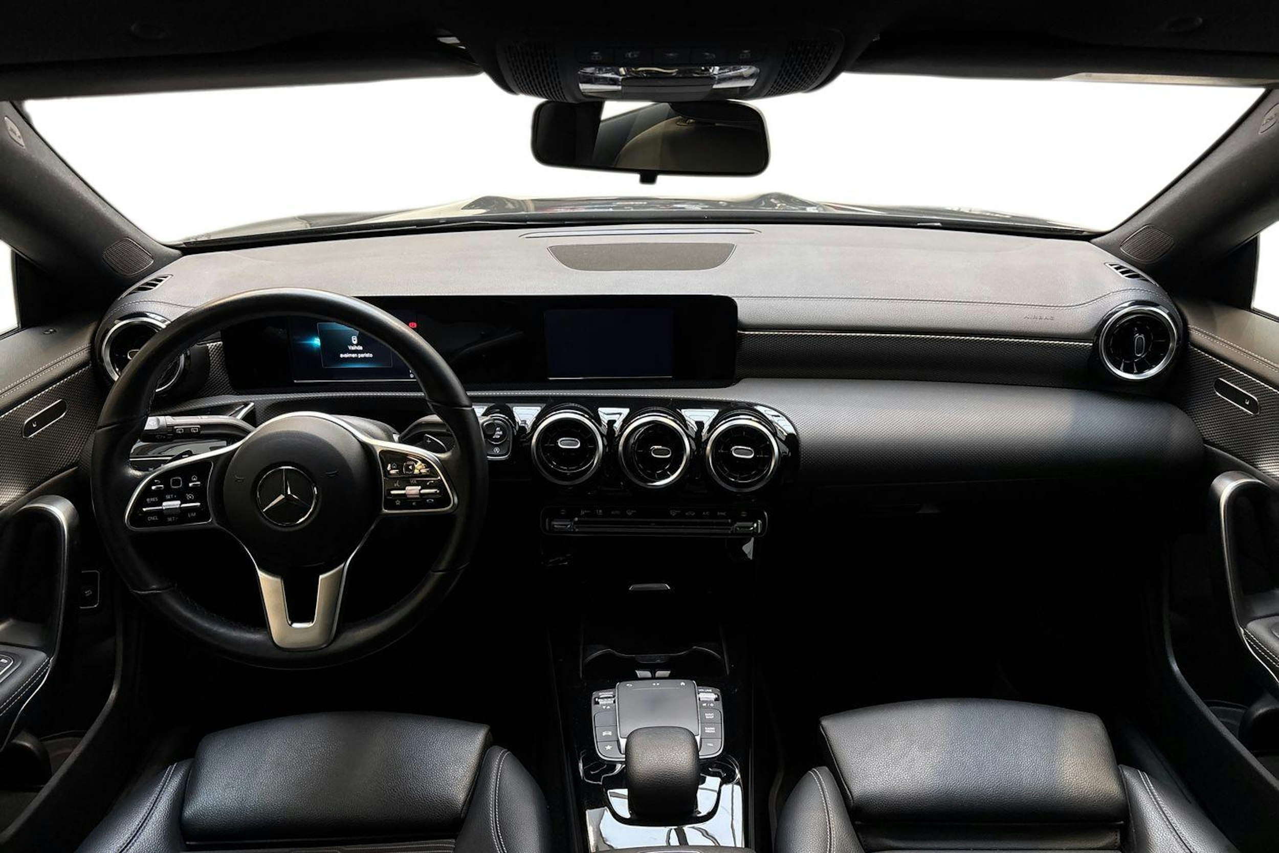 musta Mercedes-Benz CLA 2022 kuva 9.