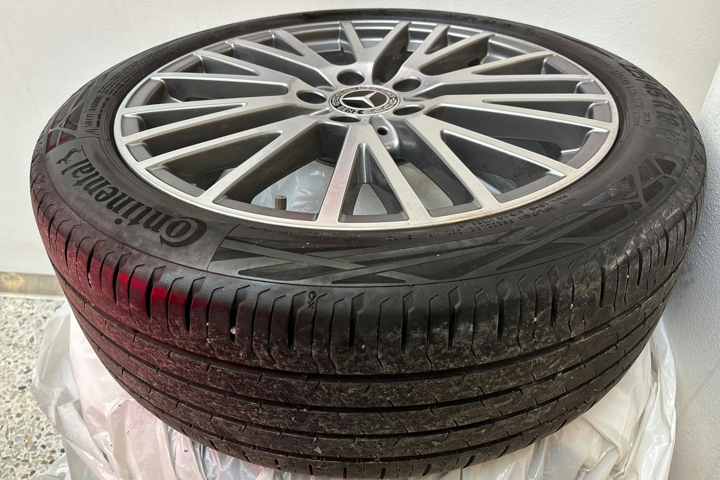 musta Mercedes-Benz CLA 2022 kuva 14.