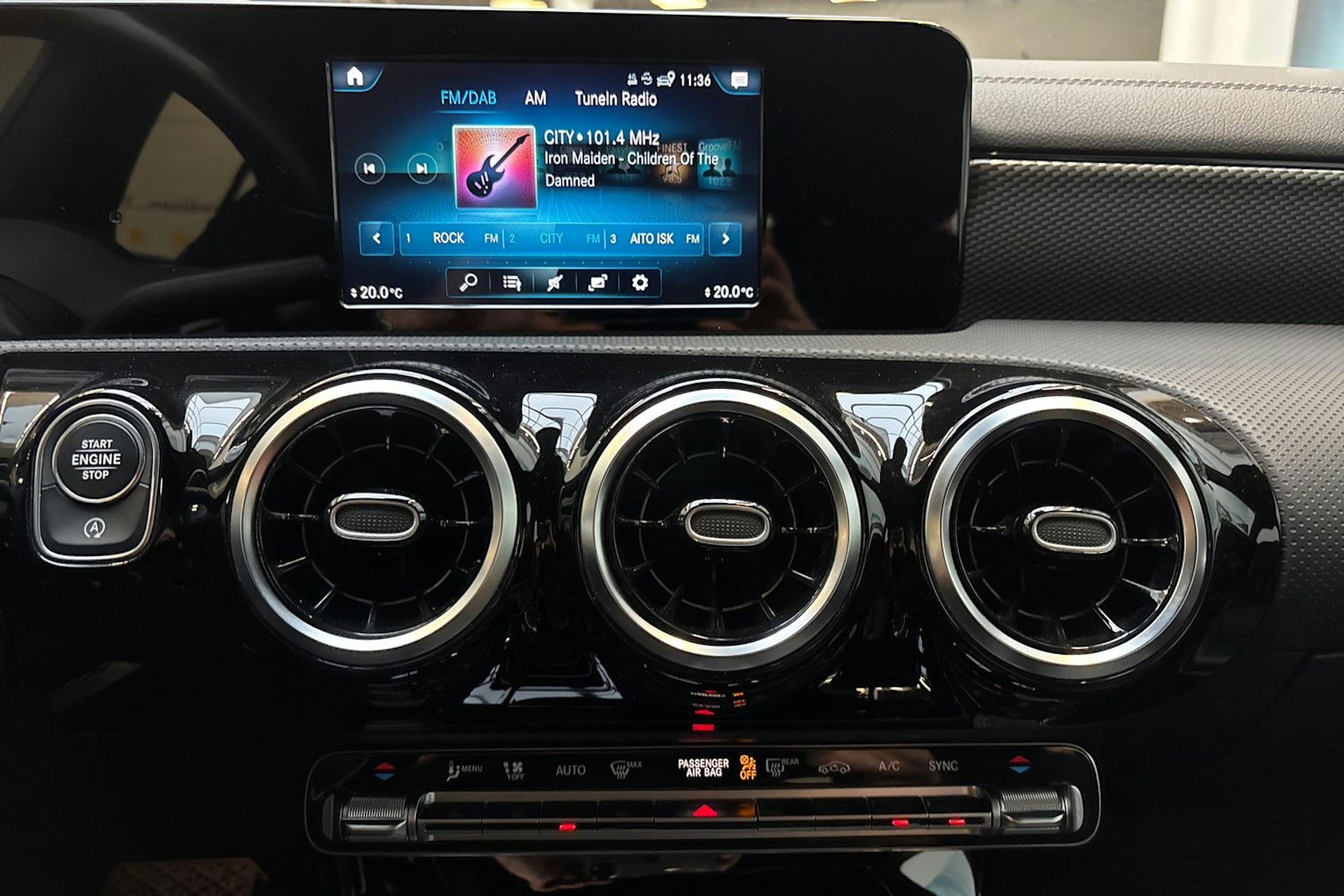 musta Mercedes-Benz CLA 2022 kuva 21.