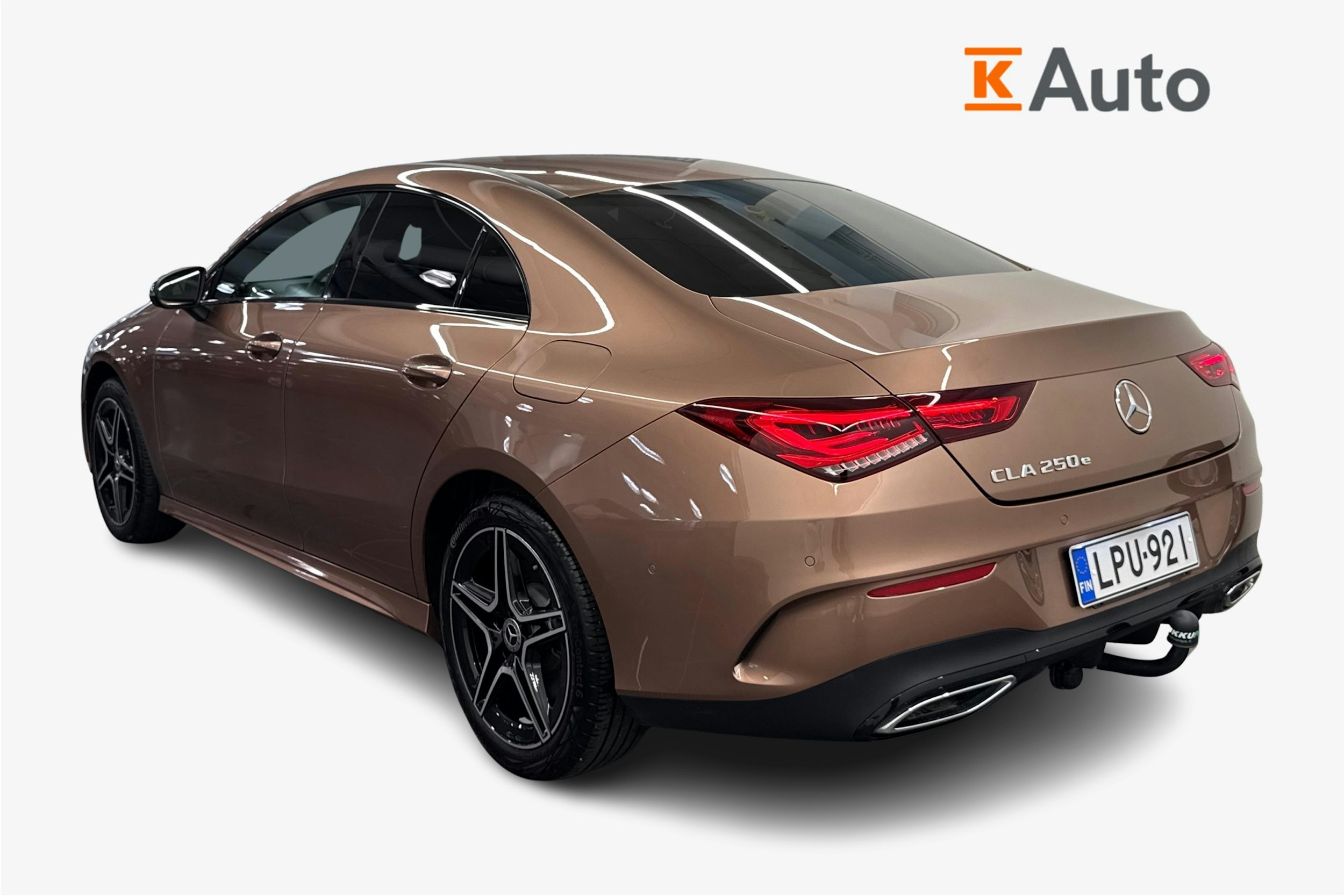 Ruskea (beige) Mercedes-Benz CLA 2022 kuva 2.