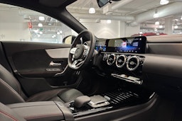 Ruskea (beige) Mercedes-Benz CLA 2022 kuva 16.