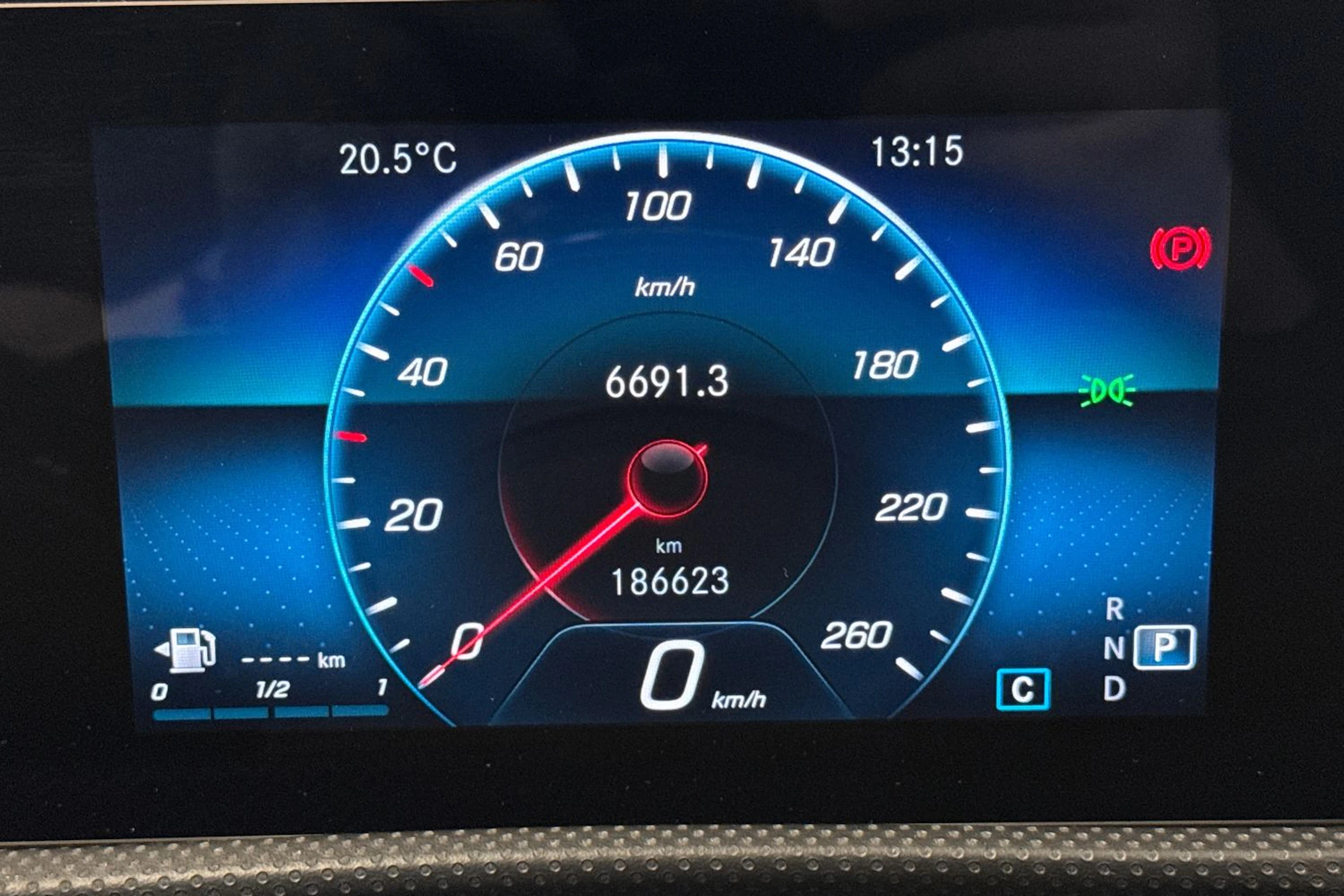 musta Mercedes-Benz CLA 2023 kuva 33.