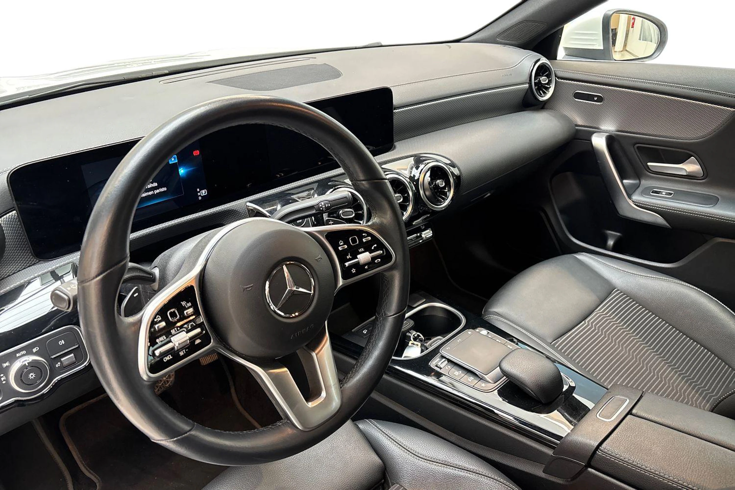 valkoinen Mercedes-Benz CLA 2022 kuva 6.