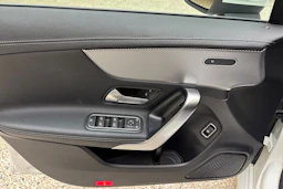 valkoinen Mercedes-Benz CLA 2022 kuva 16.