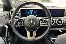 valkoinen Mercedes-Benz CLA 2022 kuva 19.