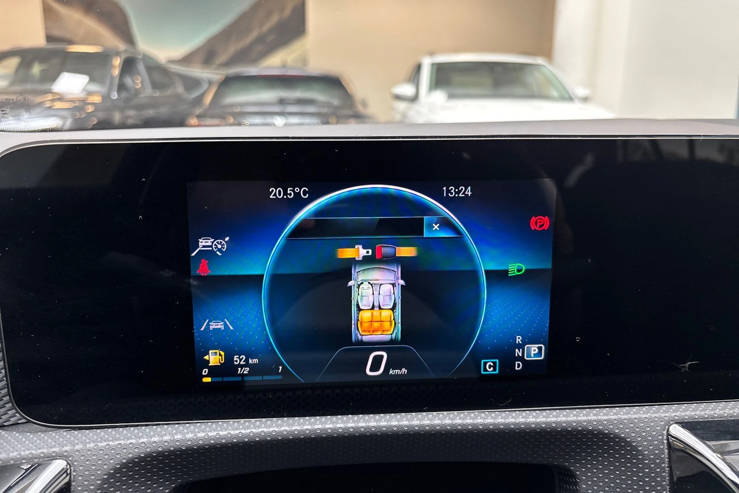 valkoinen Mercedes-Benz CLA 2022 kuva 20.