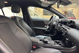 valkoinen Mercedes-Benz CLA 2022 kuva 25.